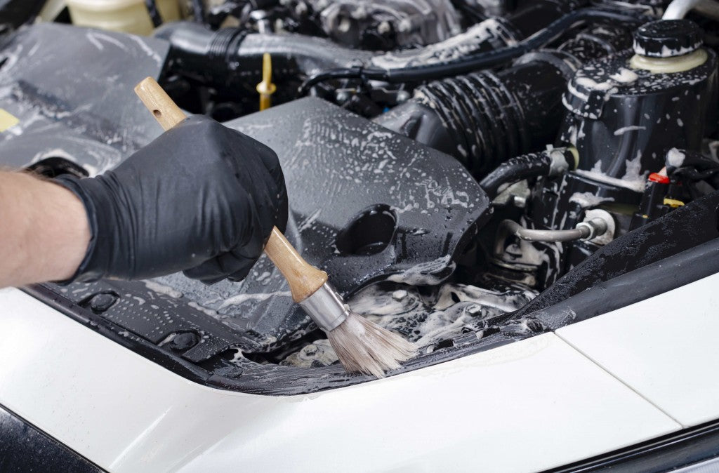 W7| ENGINE-BAY DETAIL