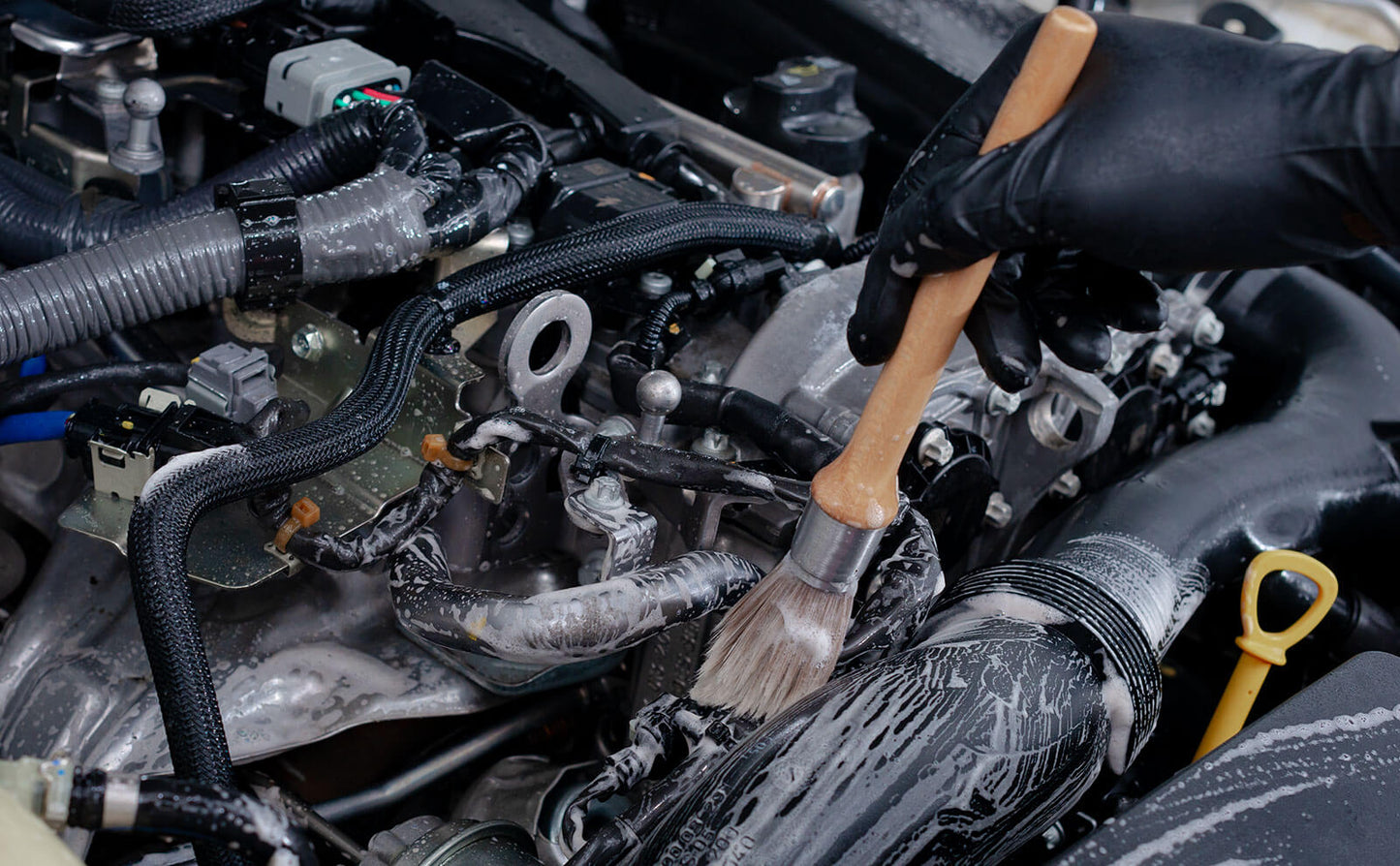 W7| ENGINE-BAY DETAIL
