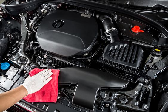 W7| ENGINE-BAY DETAIL
