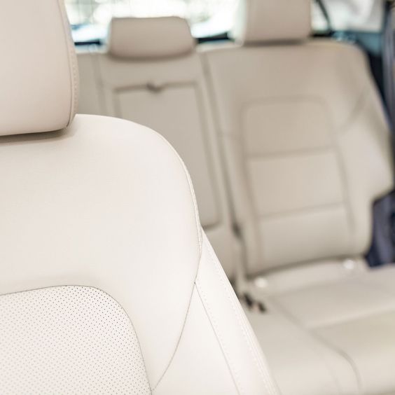 W4| SEAT SHAMPOO/ LEATHER TREATMENT